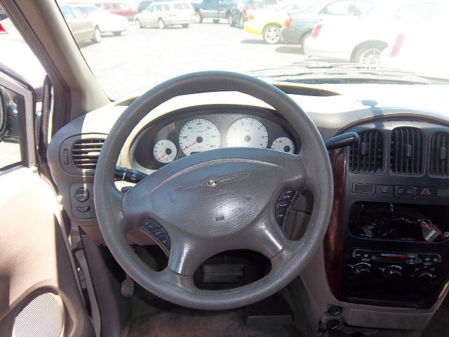 2003 Chrysler Town and Country 4dr 2.9L Twin Turbo AWD SUV