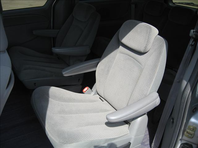 2005 Chrysler Town and Country 3.5