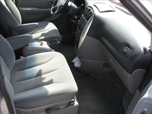 2005 Chrysler Town and Country 3.5