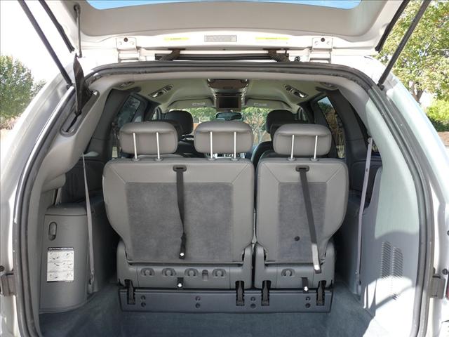 2005 Chrysler Town and Country S Sedan Under FULL Factory Warranty