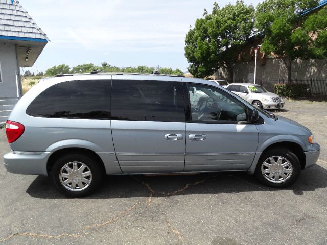 2006 Chrysler Town and Country 4dr 2.5L Turbo W/sunroof/3rd Row AWD SUV