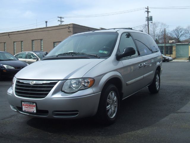 2006 Chrysler Town and Country 3.5