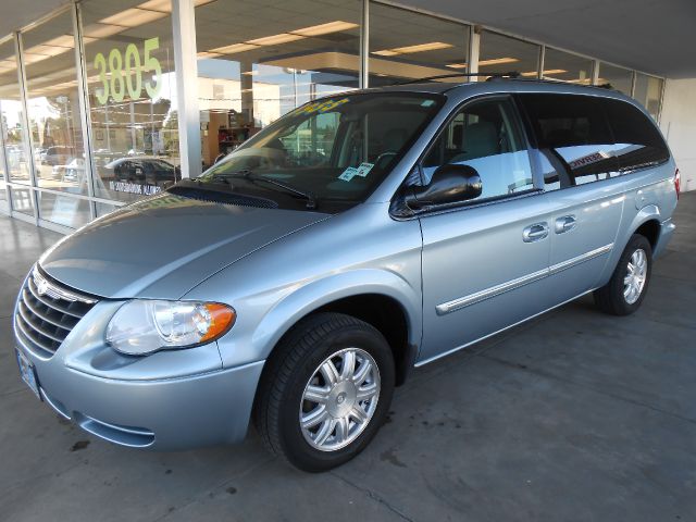 2006 Chrysler Town and Country 3.5