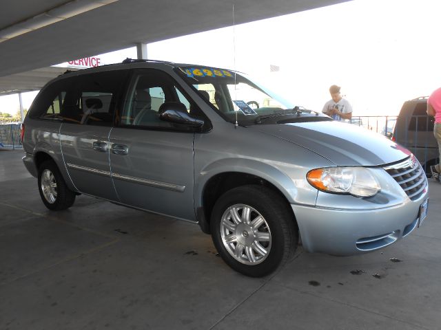 2006 Chrysler Town and Country 3.5