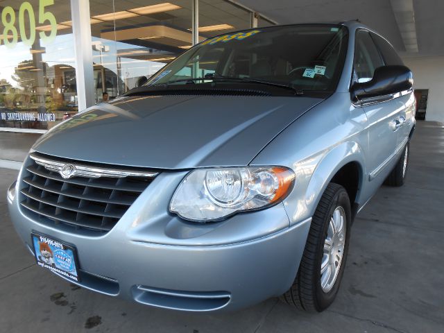 2006 Chrysler Town and Country 3.5