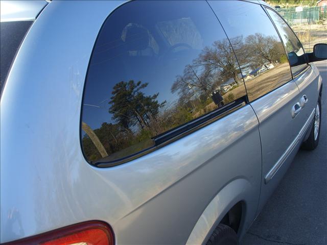 2006 Chrysler Town and Country 3.5