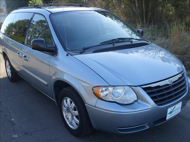 2006 Chrysler Town and Country 3.5