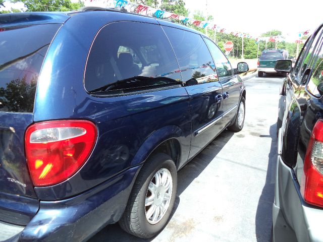 2006 Chrysler Town and Country T6 AWD Moon Roof Leather