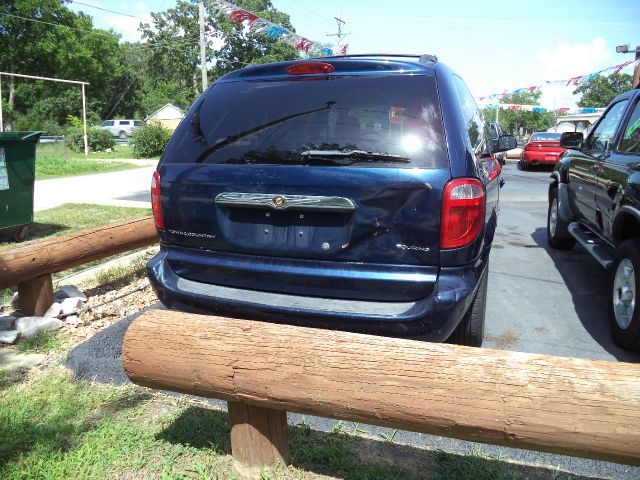 2006 Chrysler Town and Country T6 AWD Moon Roof Leather