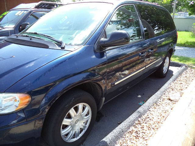2006 Chrysler Town and Country T6 AWD Moon Roof Leather