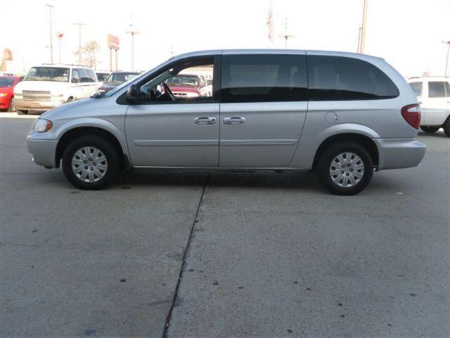 2007 Chrysler Town and Country CLUB CAB SLT 4X4