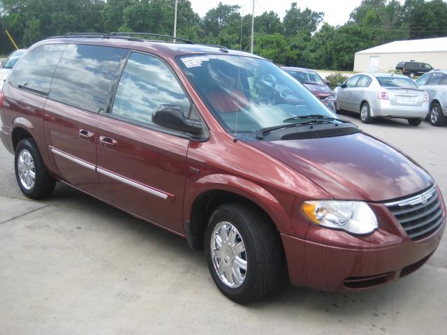 2007 Chrysler Town and Country T6 AWD Moon Roof Leather