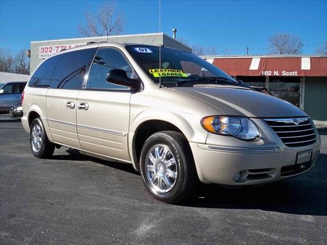 2007 Chrysler Town and Country SLT 25