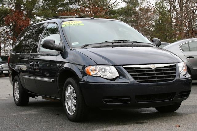 2007 Chrysler Town and Country X
