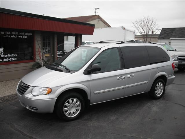 2007 Chrysler Town and Country 3.5