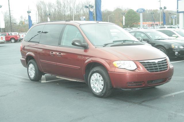 2007 Chrysler Town and Country Elk Conversion Van