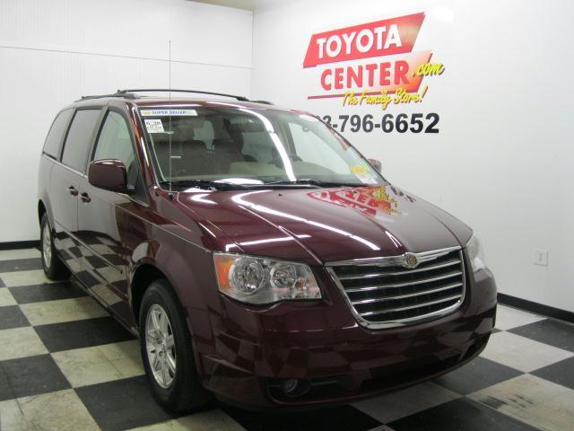 2008 Chrysler Town and Country Unknown