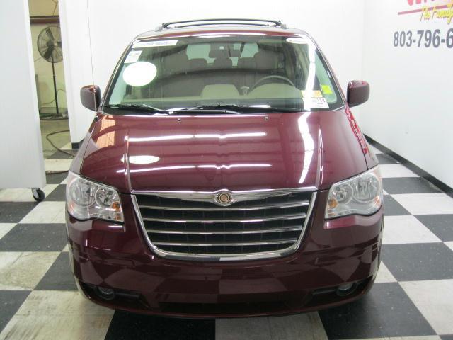 2008 Chrysler Town and Country Unknown