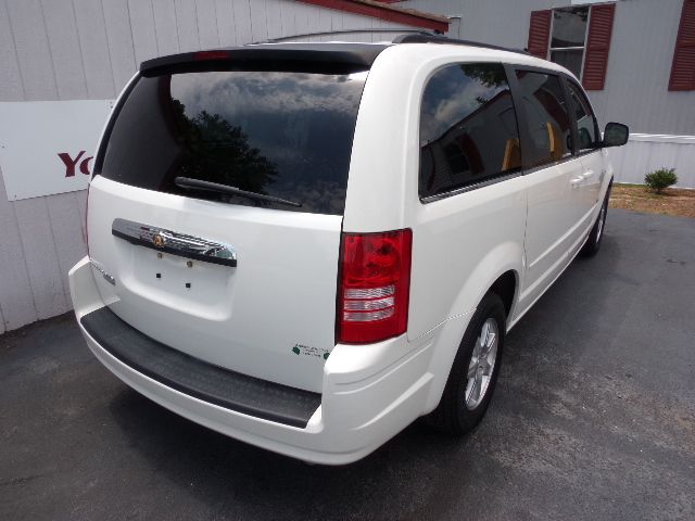 2008 Chrysler Town and Country Lariat Crew Diesel 4x4
