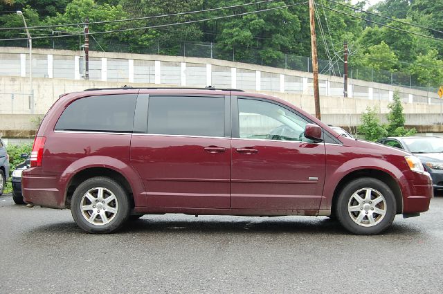 2008 Chrysler Town and Country Lariat Crew Diesel 4x4