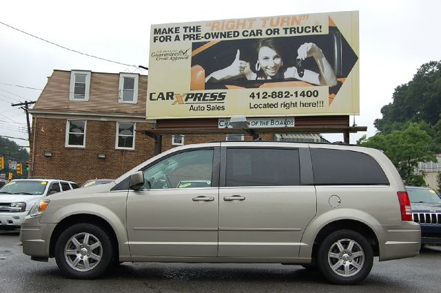 2008 Chrysler Town and Country Lariat Crew Diesel 4x4