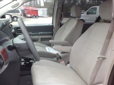 2008 Chrysler Town and Country Unknown