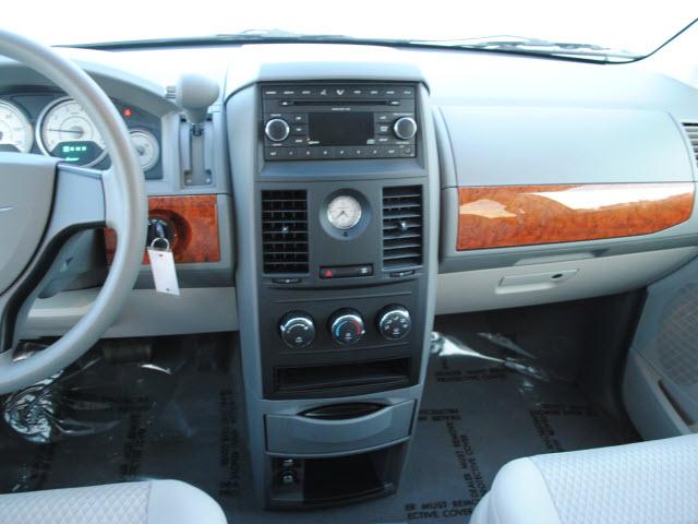 2008 Chrysler Town and Country Elk Conversion Van