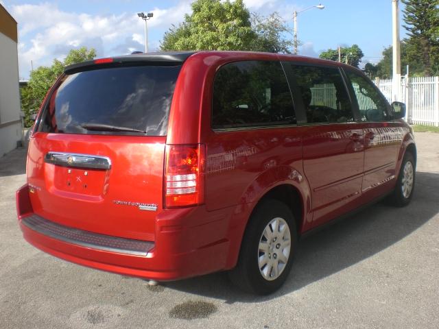2009 Chrysler Town and Country Elk Conversion Van