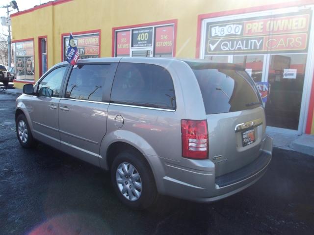 2009 Chrysler Town and Country 4dr Sdn 4.3L 4matic AWD Sedan