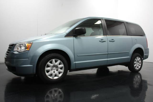 2009 Chrysler Town and Country Elk Conversion Van