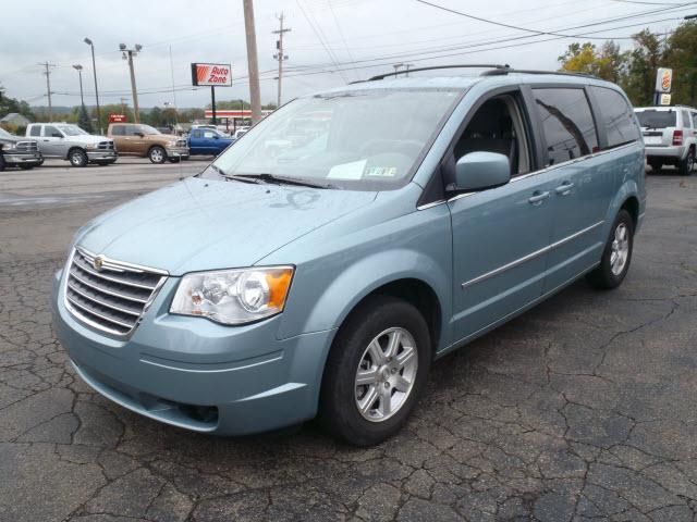 2009 Chrysler Town and Country 3.5