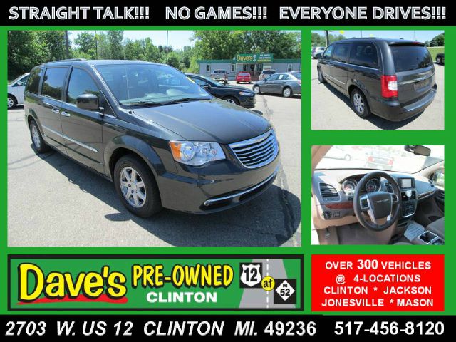 2011 Chrysler Town and Country 750li Xdrive 1-ownerawdnavigation Sedan