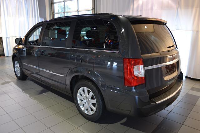 2011 Chrysler Town and Country 4dr 2.9L Twin Turbo AWD W/3rd