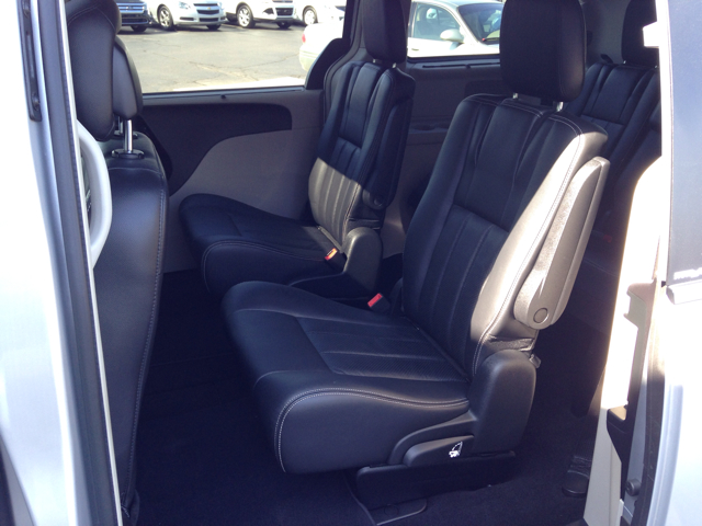 2011 Chrysler Town and Country 4dr 2.9L Twin Turbo AWD W/3rd