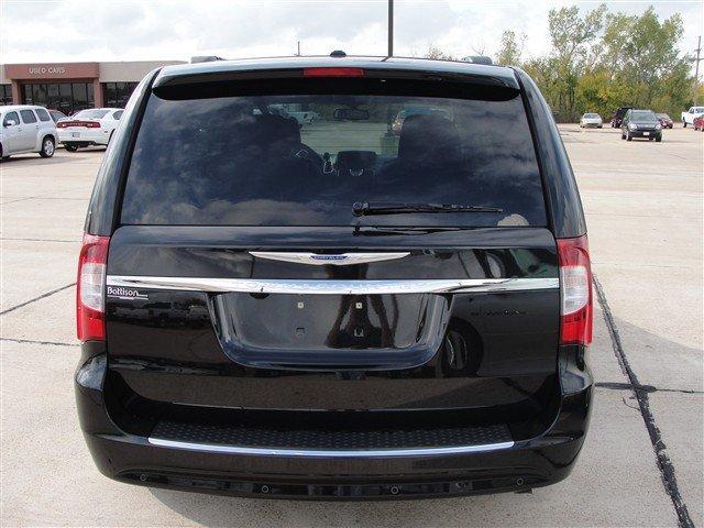 2012 Chrysler Town and Country Limited NAV 4X4