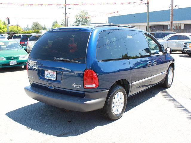 2000 Chrysler Voyager SE