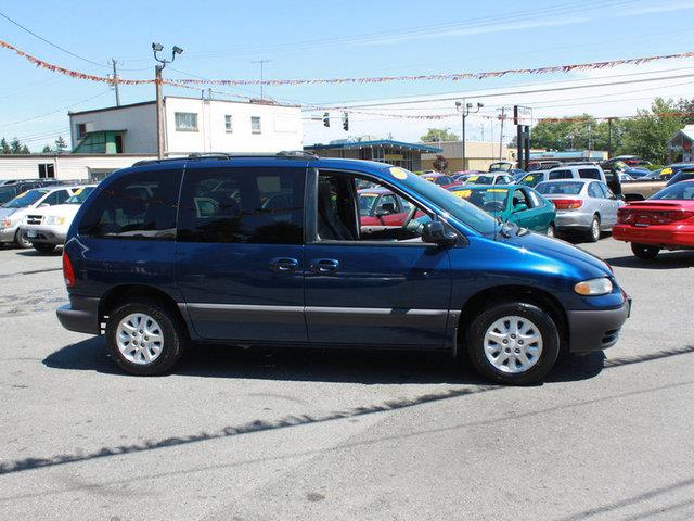 2000 Chrysler Voyager SE