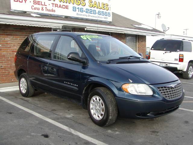 2001 Chrysler Voyager Elk Conversion Van