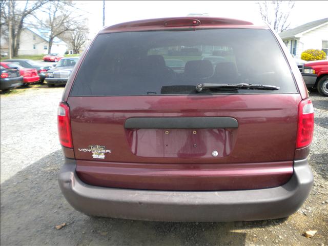 2001 Chrysler Voyager Base