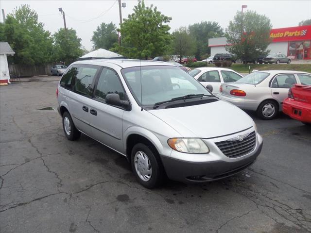 2001 Chrysler Voyager Base