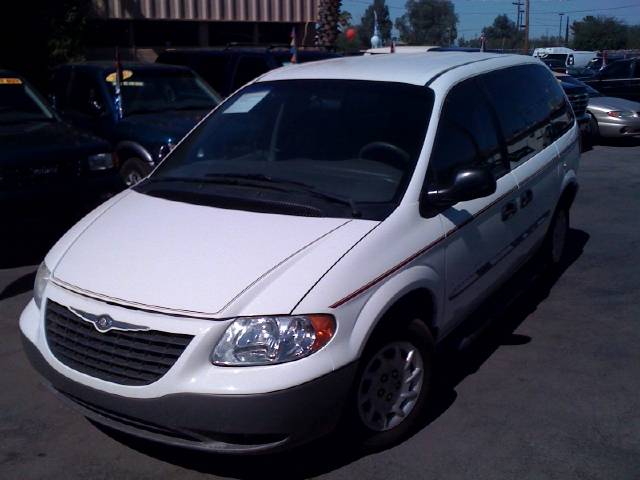 2001 Chrysler Voyager Base