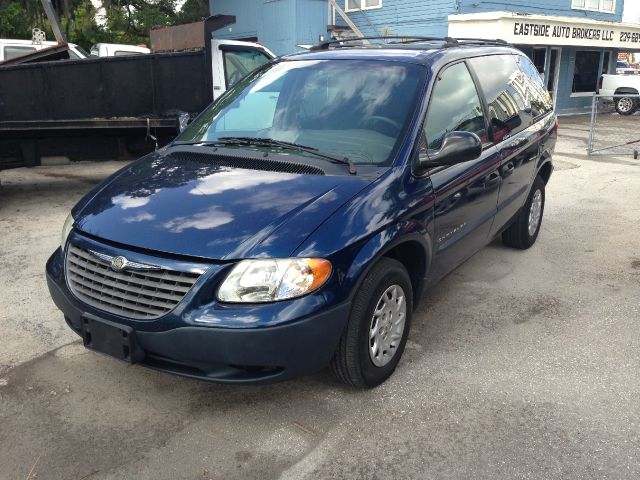 2001 Chrysler Voyager Base