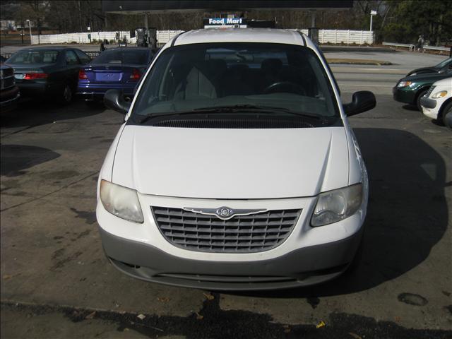 2001 Chrysler Voyager Base