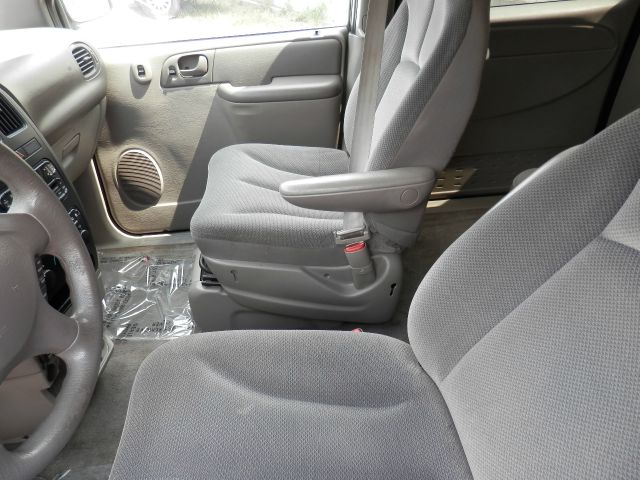 2002 Chrysler Voyager Unknown