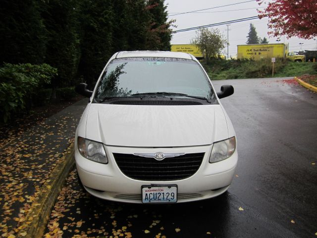 2002 Chrysler Voyager Elk Conversion Van