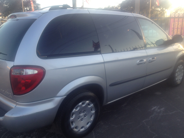 2003 Chrysler Voyager Base