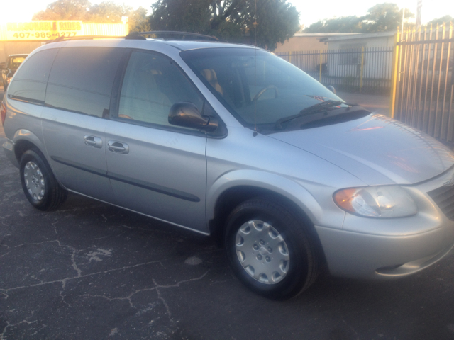 2003 Chrysler Voyager Base