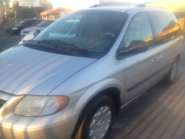 2003 Chrysler Voyager Base