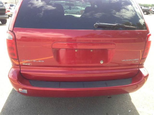 2003 Chrysler Voyager Unknown