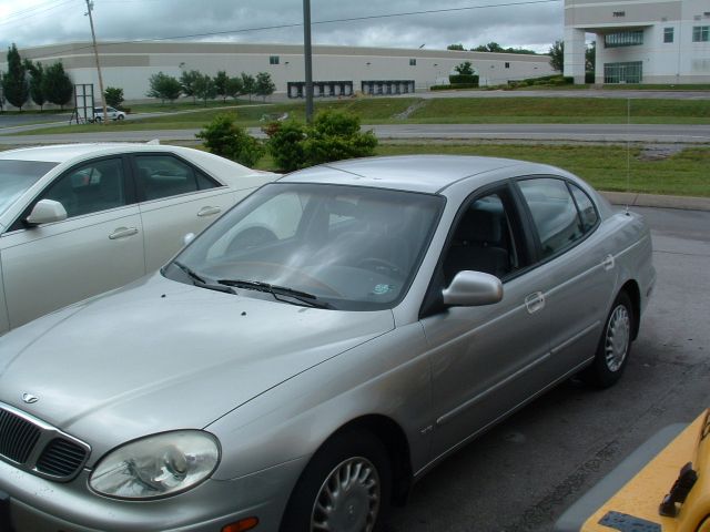 2001 Daewoo Leganza SE